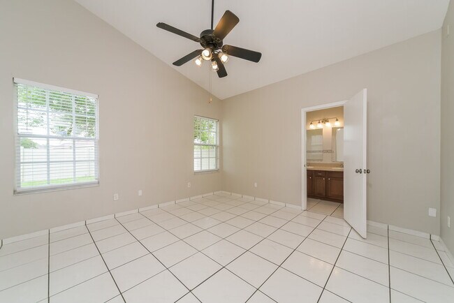 Building Photo - 8344 Fort Thomas Way
