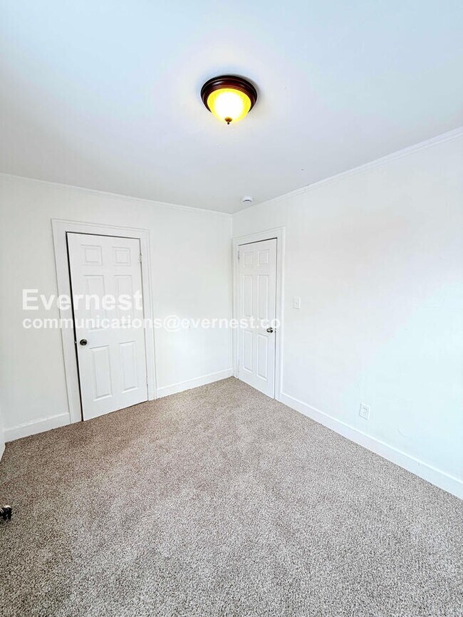 Building Photo - 14393 Strathmoor St