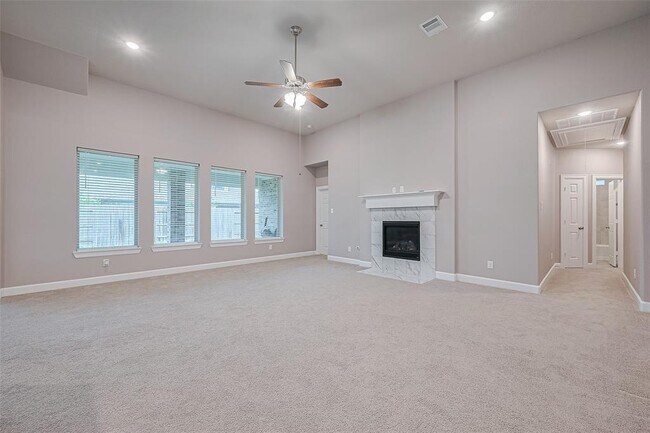 Building Photo - 5511 Highland Dr
