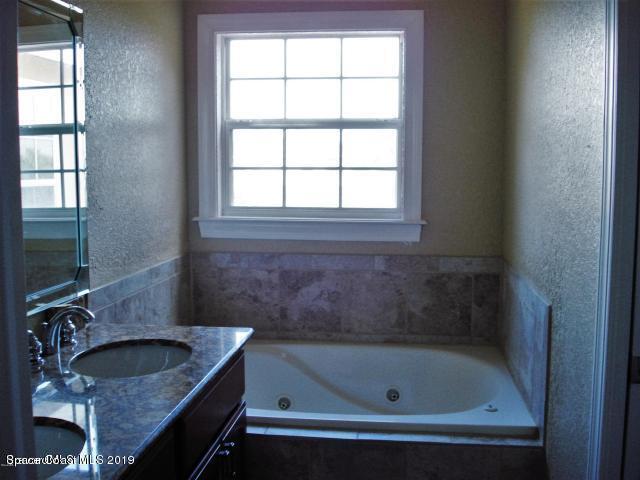 Building Photo - 1410 Isabella Dr