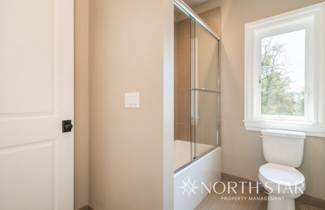 Building Photo - Executive Custom Home with River View on Acreage in West Linn