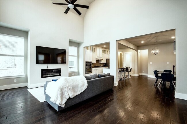 Building Photo - 6812 Royal Liverpool Dr