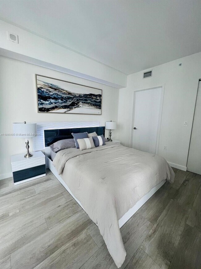 Primary Photo - 55 SW 9th St