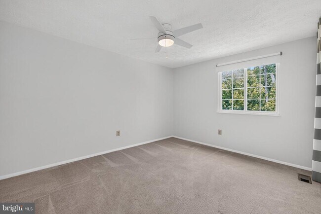Building Photo - 4009 Shallow Brook Ln