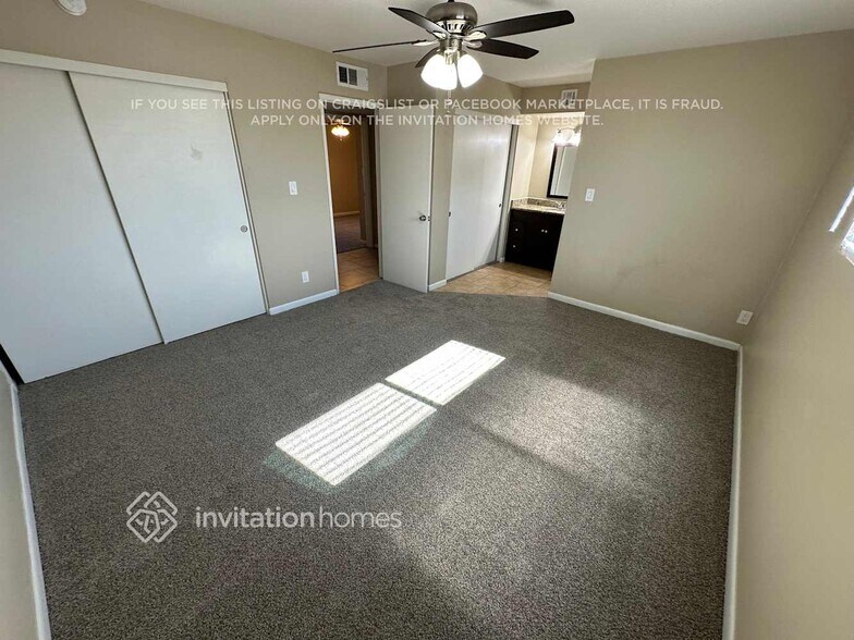 Building Photo - 1821 E La Donna Dr