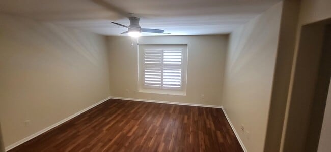 Building Photo - Gorgeous Harveston Townhome - Just across ...