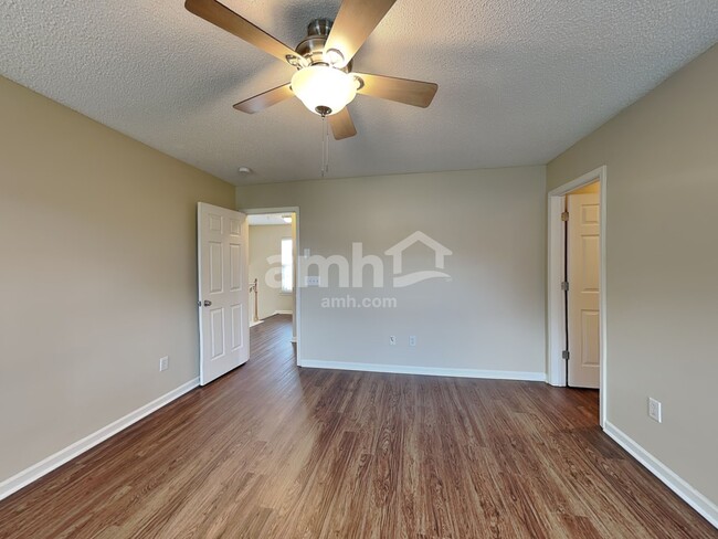 Building Photo - 1006 Fort Clapsop Ct