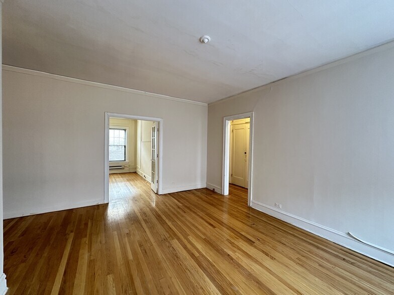 Building Photo - 1317 Oak Ave