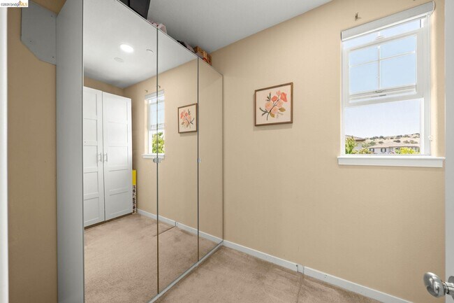 Building Photo - 339 Emory Ct