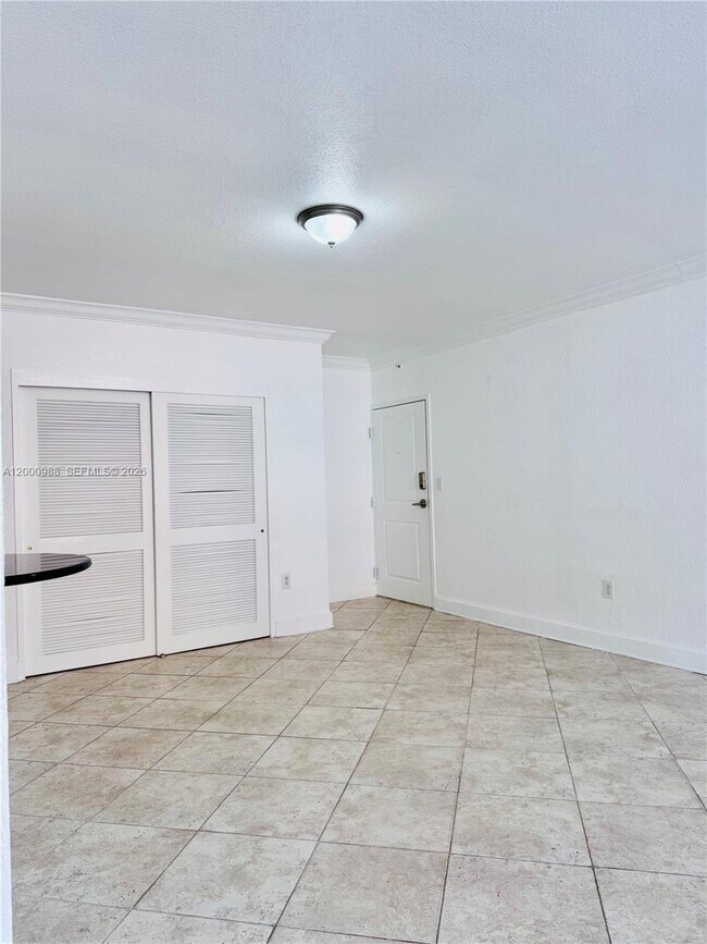 Building Photo - 401 NE 69th St