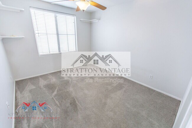 Building Photo - 2805 S Abbey Cir