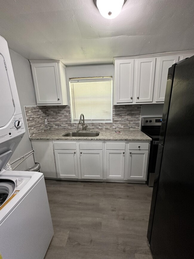 Building Photo - 9050 7th Ave