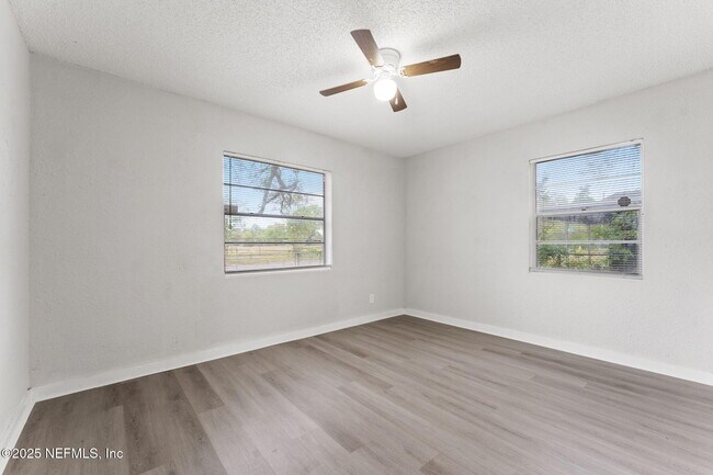 Building Photo - 1814 W 33rd St