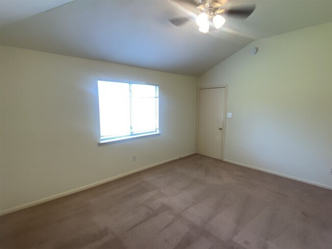 Building Photo - 2222 Havenhouse Dr