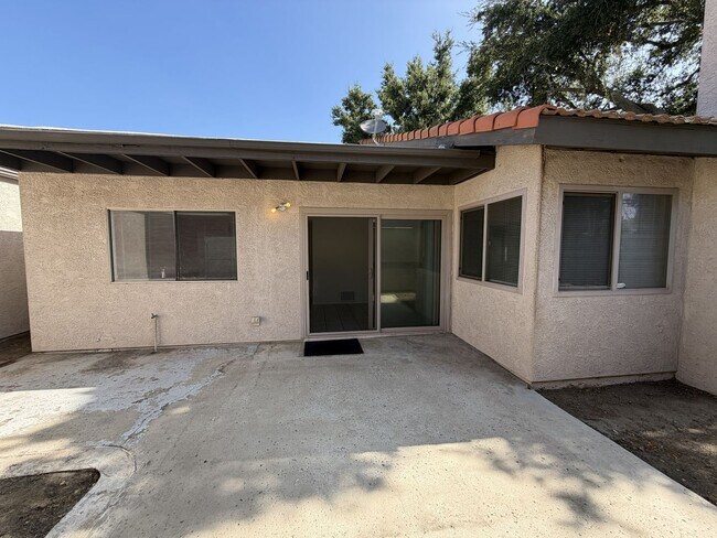 Building Photo - 1594 Christopher Ln
