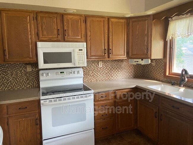 Building Photo - 1404 College St