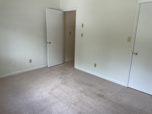 Building Photo - 109 Harvest Dr