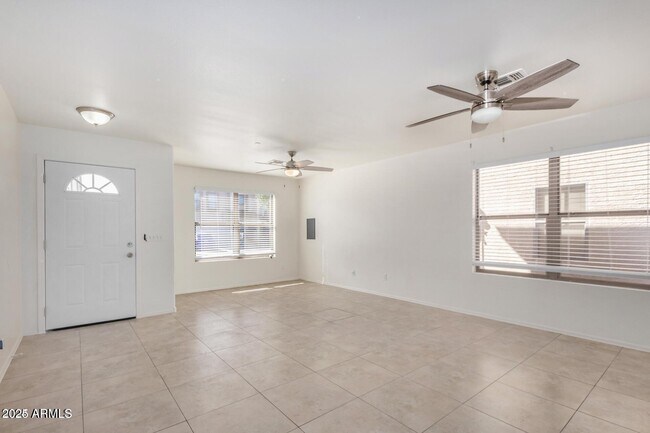 Building Photo - 11836 W Rosewood Dr