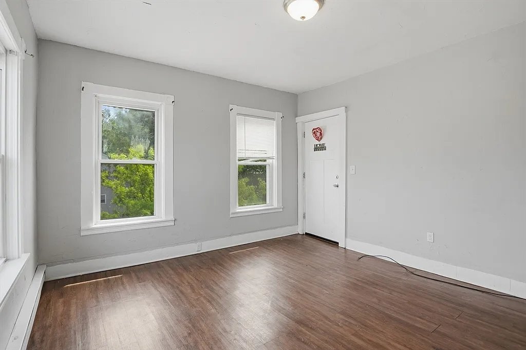 Building Photo - 31 Aetna St