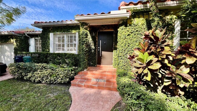 Building Photo - 5785 SW 54th Terrace