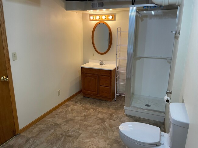 Building Photo - 326 S 54th St