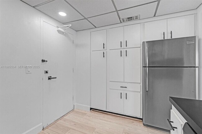 Building Photo - 3700 Galt Ocean Dr