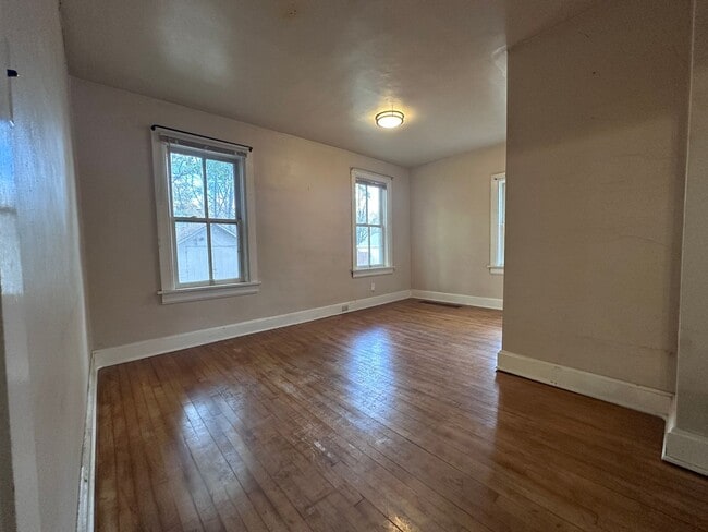 Building Photo - 120 N 4th Ave