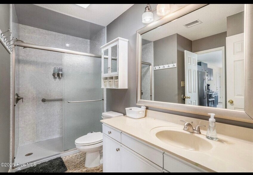 Building Photo - 815 Colony Pl