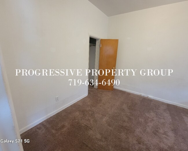 Building Photo - 1515 E Orman Ave