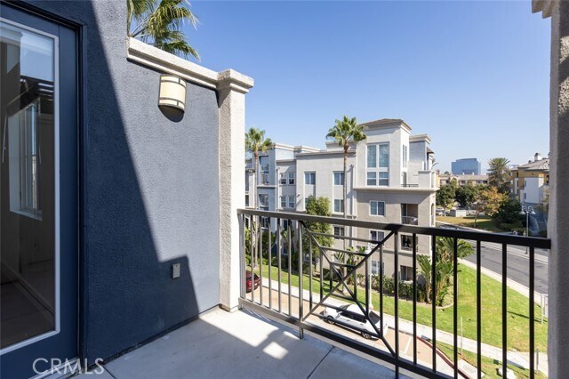 Building Photo - 2400 Scholarship