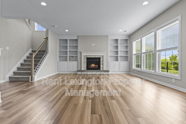 Building Photo - 220 Little Leaf Dr