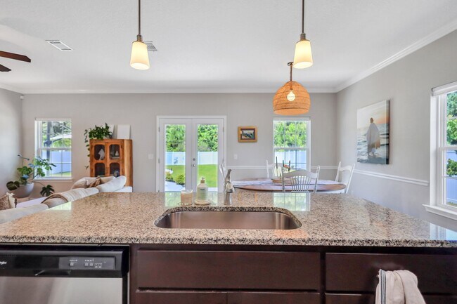Building Photo - 725 Waterlily Ct