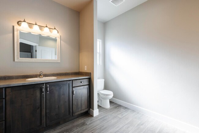 Building Photo - 3338 E Crimson Ridge Dr