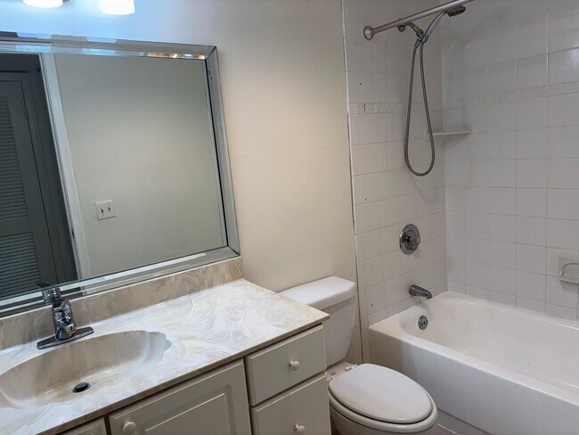 Building Photo - 4248 Deste Ct