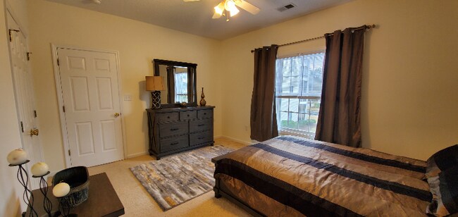 Building Photo - 2090 Cross Gate Blvd