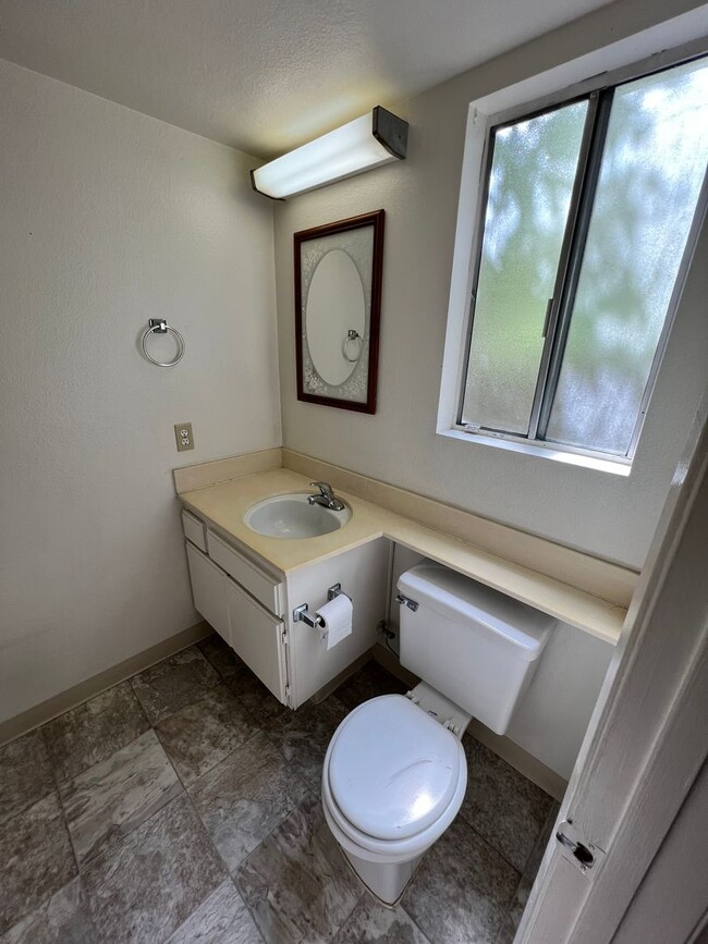 Building Photo - 2 Bed/2.5 Bath Condo at College Park Townh...