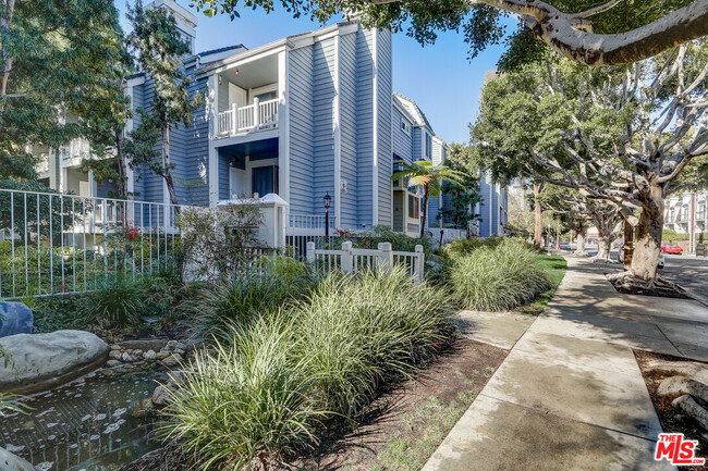 Building Photo - 8505 Gulana Ave