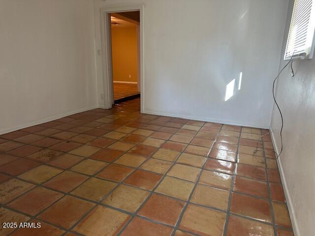 Building Photo - 1025 W 12th Pl