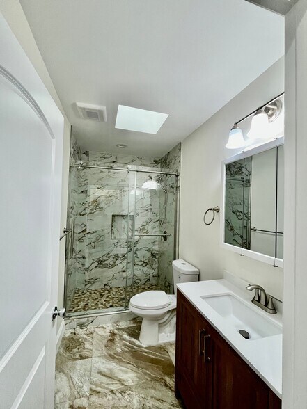 Building Photo - 158 N Canyon Blvd