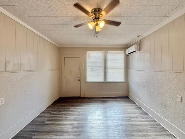 Building Photo - Bow St Tripex