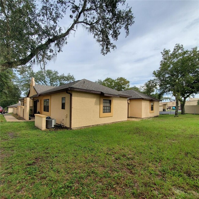 Building Photo - 603 Water Rd