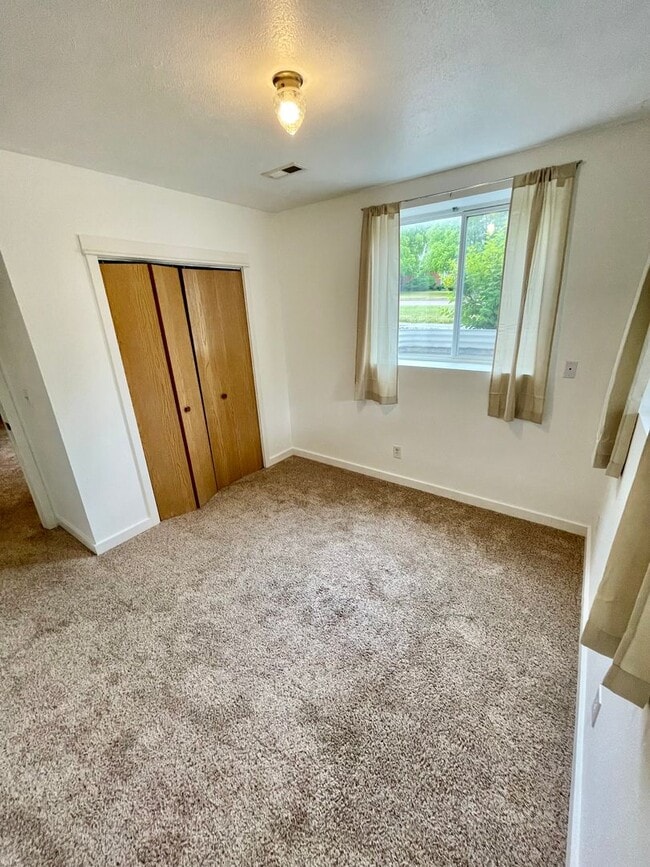 Building Photo - Beautifully Renovated 4-Bedroom Home Near West Blvd