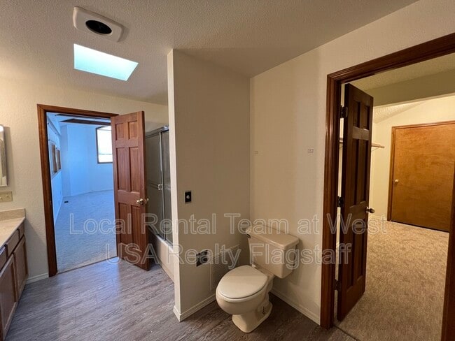 Building Photo - 6311 E Willow Loop