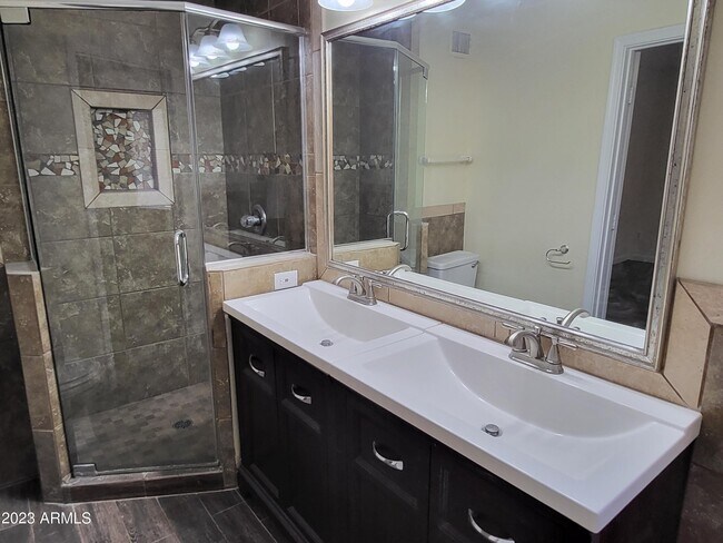 Building Photo - 7410 W Cholla St