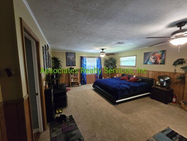 Building Photo - Huge home on acreage with Greenhouse and P...