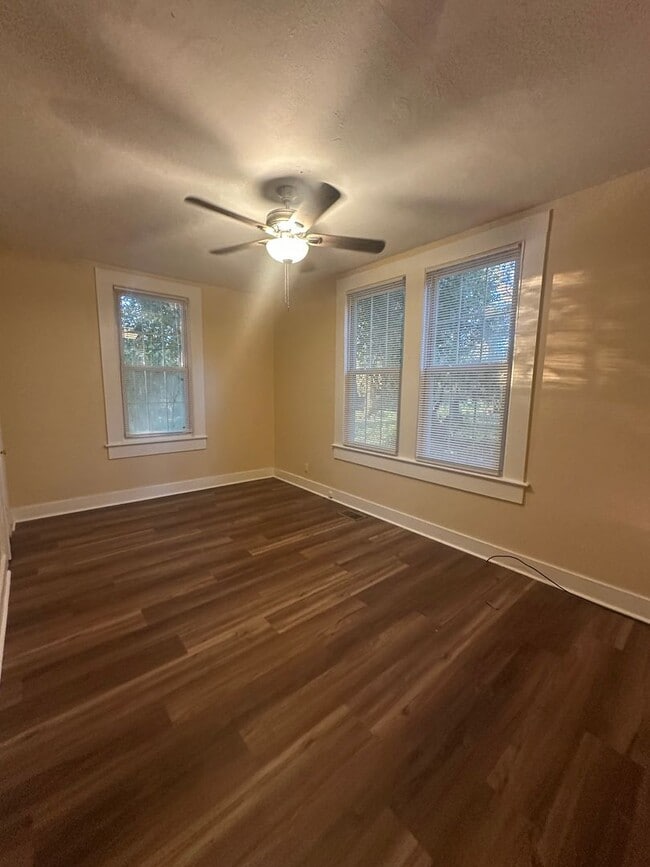 Building Photo - 322 Oakland Ave