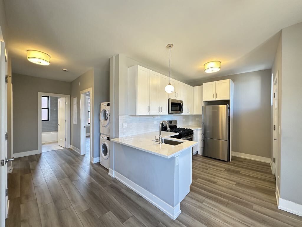 Building Photo - 3934 N Janssen Ave