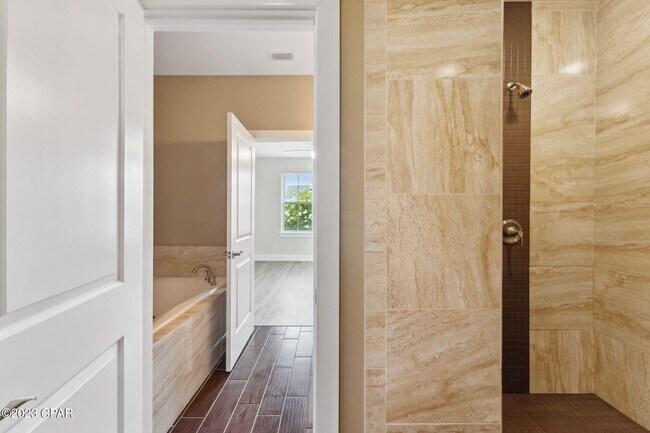 Building Photo - 316 Coral Gables St