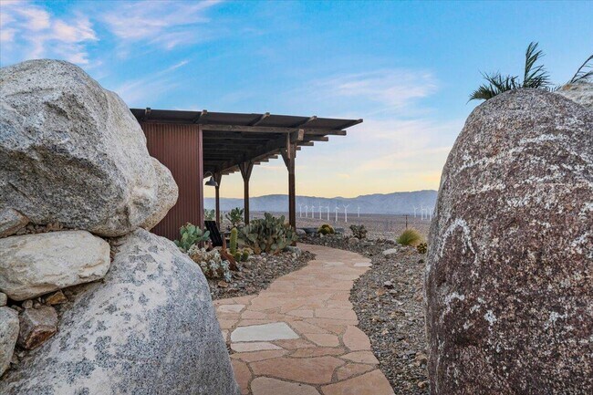 Building Photo - 60620 Kimlin Ave