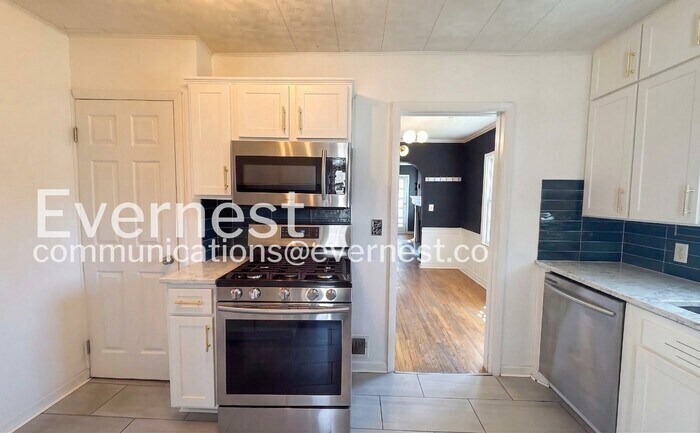 Building Photo - 5513 Reeds Rd